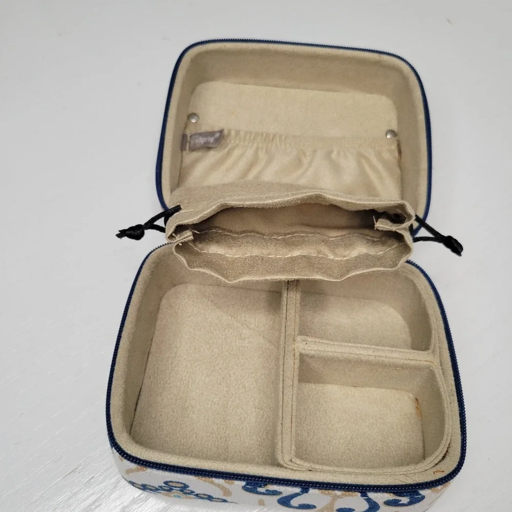 Wellspring Travel Jewelry Case Blue Medallion Damask Zippered‎ Organizer Pouch